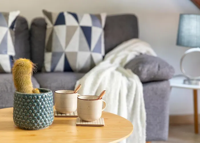 And Me In Apartamento Alguer